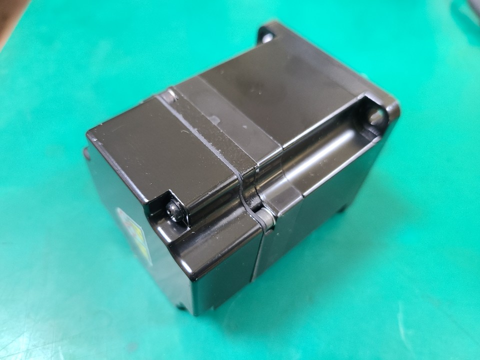 (미사용품) SERVO MOTOR YASKAWA SGMAV-02ADA21(200W) 야스까와 서보모타