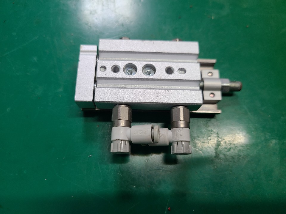 SMC SLIDE TABLE CYLINDER MXQ6A-20Z (중고) 슬라이드 테이블 실린더