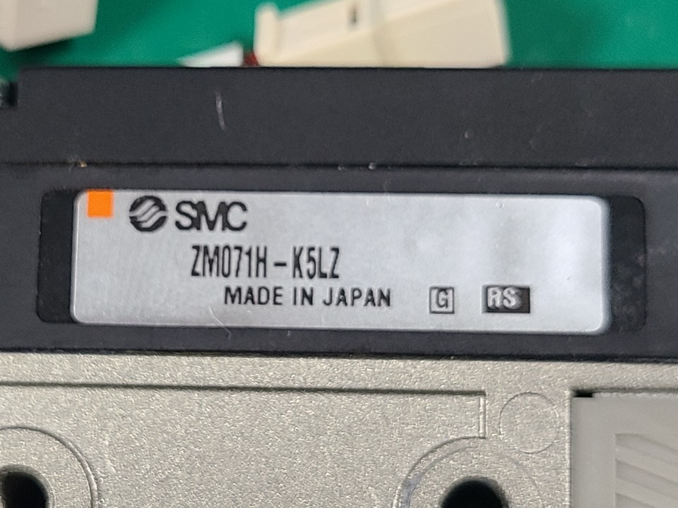 SMC VACUUM EJECTOR ZM071H-K5LZ (중고) 진공 발생기