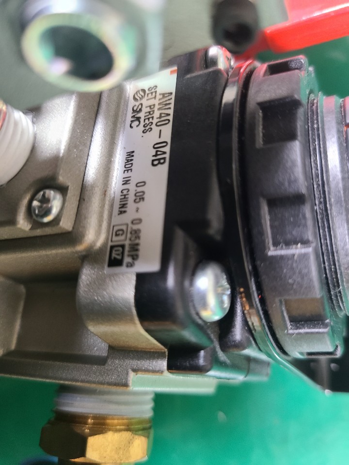 SMC REGULATOR AW40-04B+VHS40-04 (중고) 레귤레이터 유닛