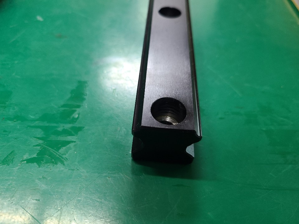 HK LM GUIDE RAIL HSR30 (820mm) (중고-레이던트 처리) 삼익 엘엠가이드 레일