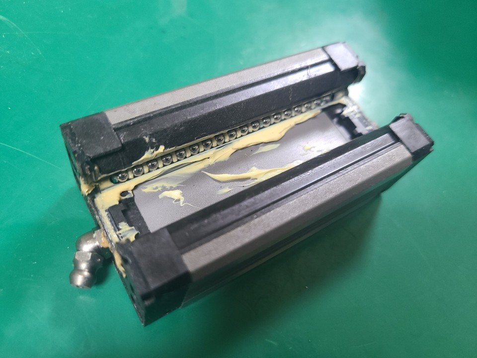 THK LM GUIDE BLOCK SHS25 (중고) 삼익 엘엠가이드 블럭
