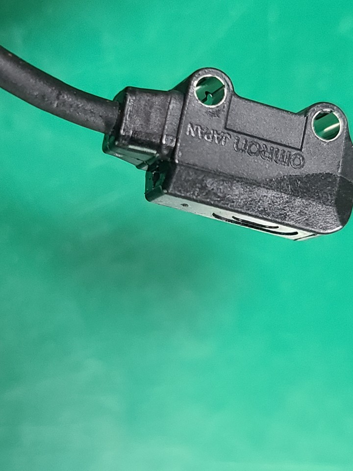 (A급-미사용품)OMRON SENSOR E3T-ST12 옴론 센서