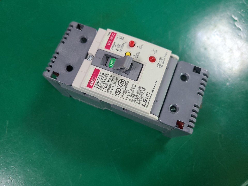 LS산전 누전 차단기 EBS32FB 10A (중고)