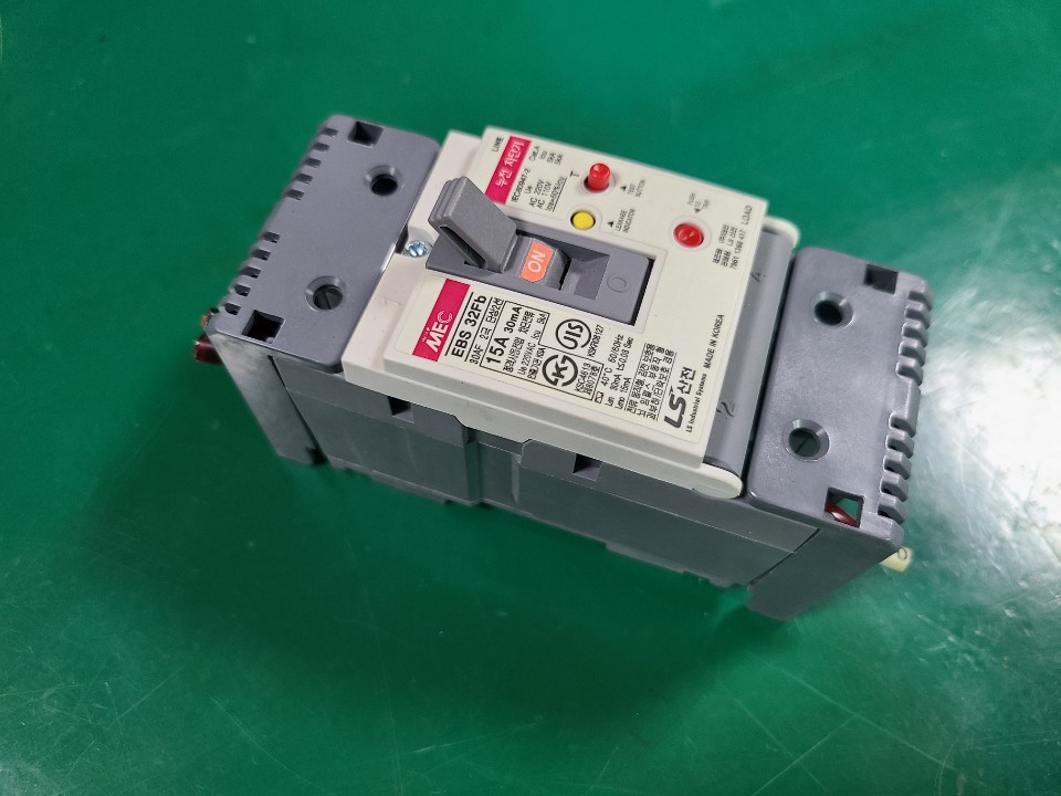 LS산전 누전차단기 EBS32FB 15A (중고)
