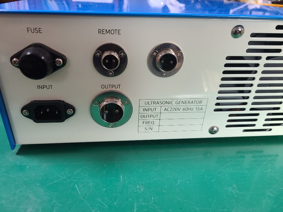 (미사용중고) MASK ULTRASONIC GENERATOR  W330*D410*H140mm 마스크용 초음파융착기