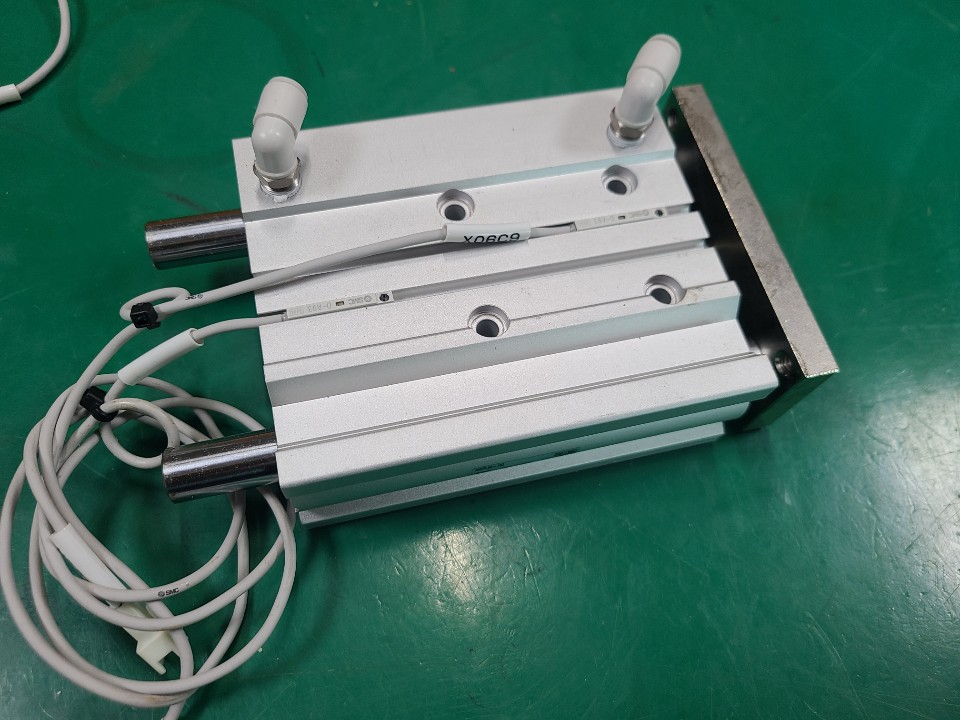 SMC GUIDE CYLINDER MGPL25-75Z (중고) 가이드 실린더