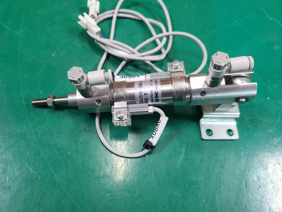 SMC AIR CYLINDER CDJ2D16-25AZ-W (미사용중고) 에어 실린더