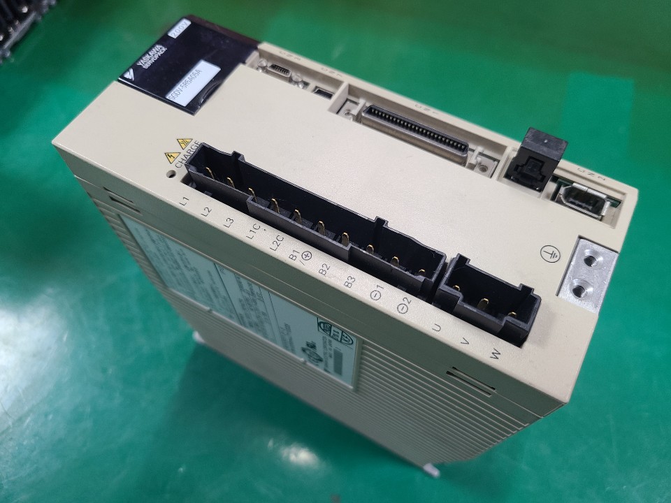 YASKAWA SERVOPACK SGDV-5R5A05A (중고) 야스까와 서보팩