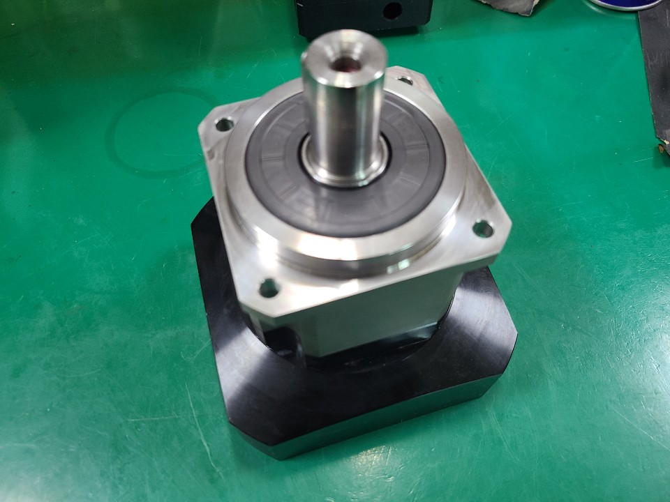 APEX SERVO MOTOR 감속기 AB090-S2-P2 (8:1 중고) 아펙스 감속기
