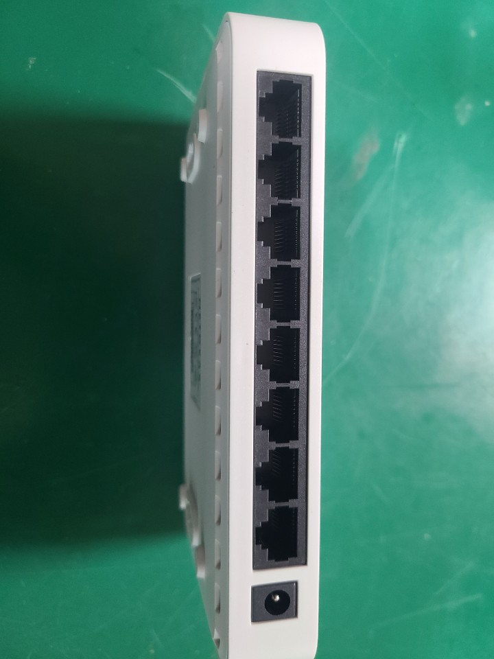 (미사용품)NETGEAR 8-PORT GIGABIT ETHERNET SWITCH GS608v4 넷기어 8포트 기가바이트 이더넷 스위치