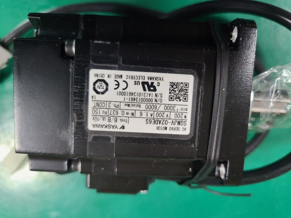 (A급-미사용품) YASKAWA SERVO MOTOR SGMJV-02ADE6S 야스까와 서보모타