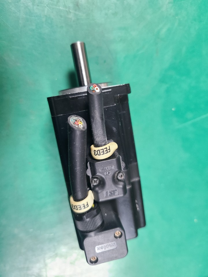 YASKAWA SERVO MOTOR SGMAS-01A2A21 (중고) 야스까와 서보모타