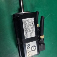 YASKAWA SERVO MOTOR SGMAS-01A2A21 (중고) 야스까와 서보모타