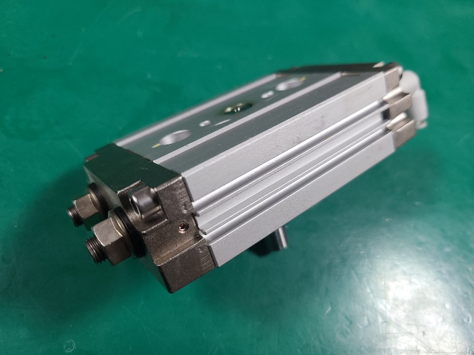 SMC ROTRY CYLINDER CRQ2BS20-90-DII00581 (중고) 회전 실린더