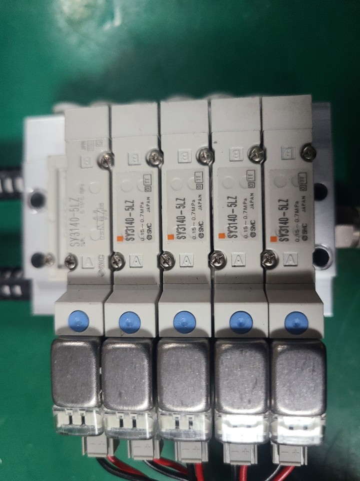 SMC SOLENOID VALVE SY3140-5LZ(5EA) (중고) 솔레노이드 밸브