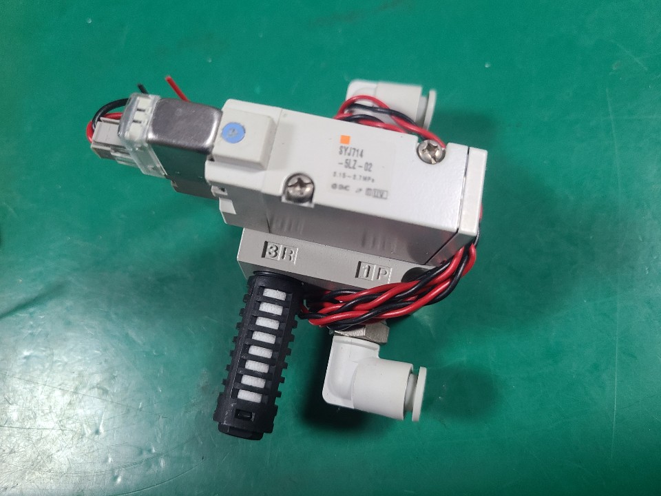 SMC SOLENOID VALVE SYJ714-5LZ-02 (중고) 솔레노이드 밸브