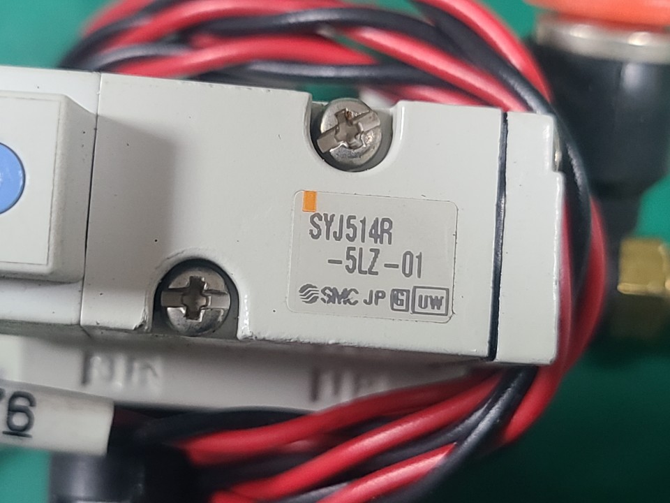 SMC SOLENOID VALVE SY514R-5LZ-01 (중고) 솔레노이드 밸브