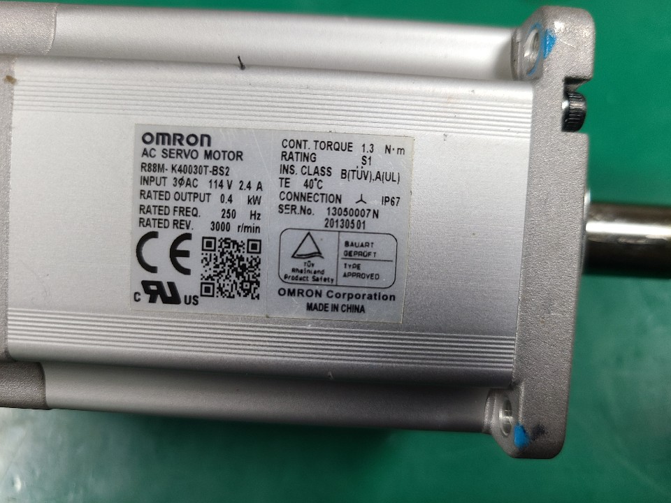 OMRON SERVO MOTOR R88M-K40030T-BS2 (400W-중고) 옴론 서보모타