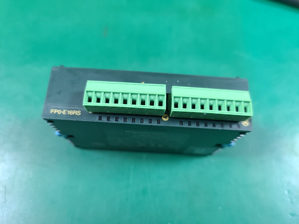 NAIS FP0-E16  EXPANSION UNIT FP0-E16RS FPO-E16RS(AFP02223C) (중고)