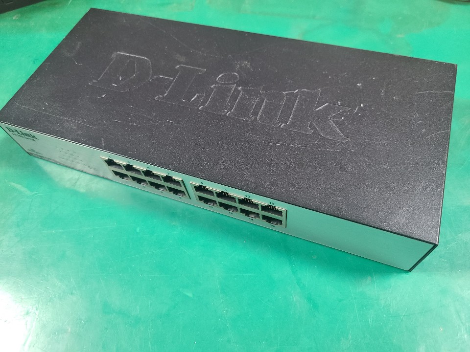 D-LINK 스위치 허브 DES-1016D (중고)