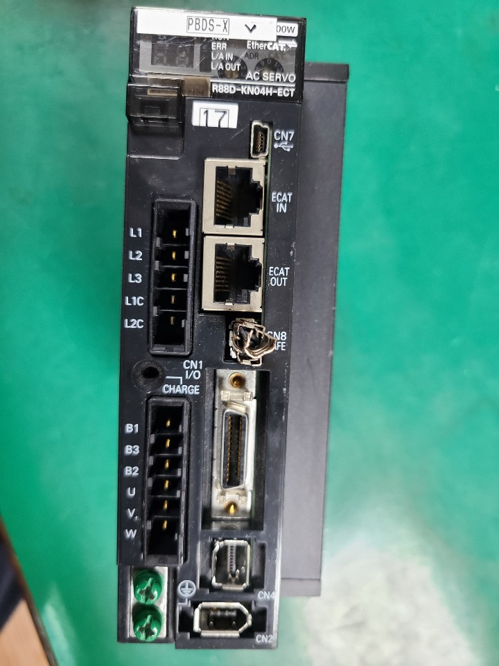 OMRON SERVO DRIVER R88D-KN04H-ECT (중고) 옴론 서보 드라이브