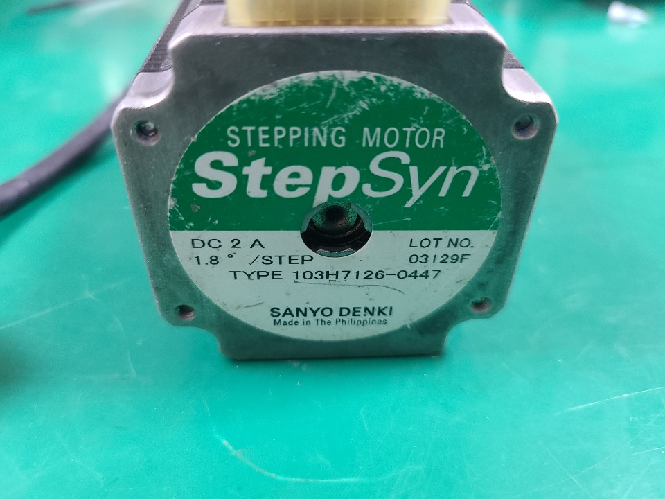SANYO DENKI STEPPING MOTOR 103H7126-0447 (중고) 산요덴기 스텝모타