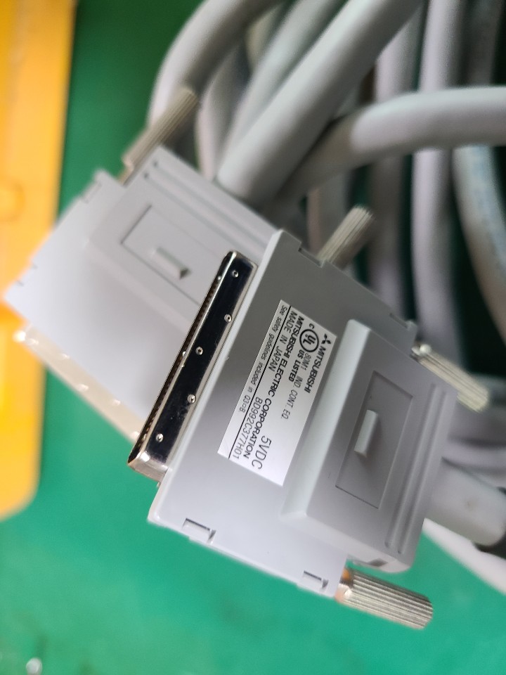 MITSUBISHI PLC 연결 CABLE QC100B (10M-미사용중고)