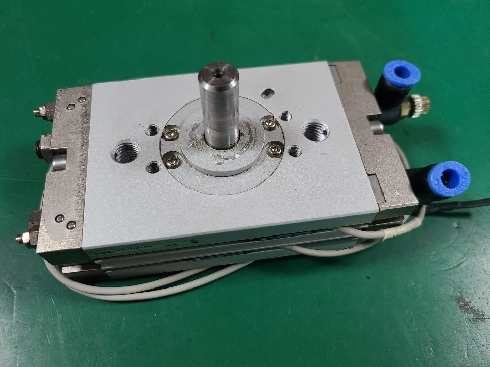 SMC ROTRY CYLINDER CDQR2BS30-90C (중고) 회전 실린더