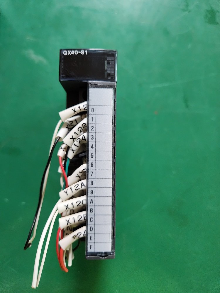 MITSUBISHI  PLC  INPUT UNIT QX40-S1 미쓰비시 피엘씨 (중고)