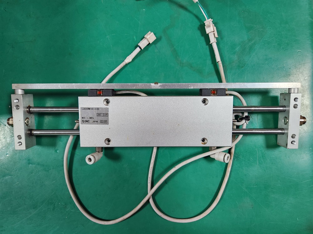 SMC SLIDE CYLINDER  CDBXWM10-100 슬라이드 실린더 (중고)