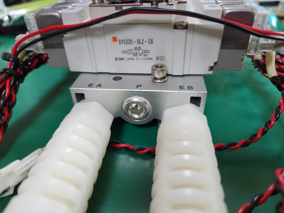SMC SOLENOID VALVE SY5220-5LZ-C6  (10EA) 솔벨브 (중고)