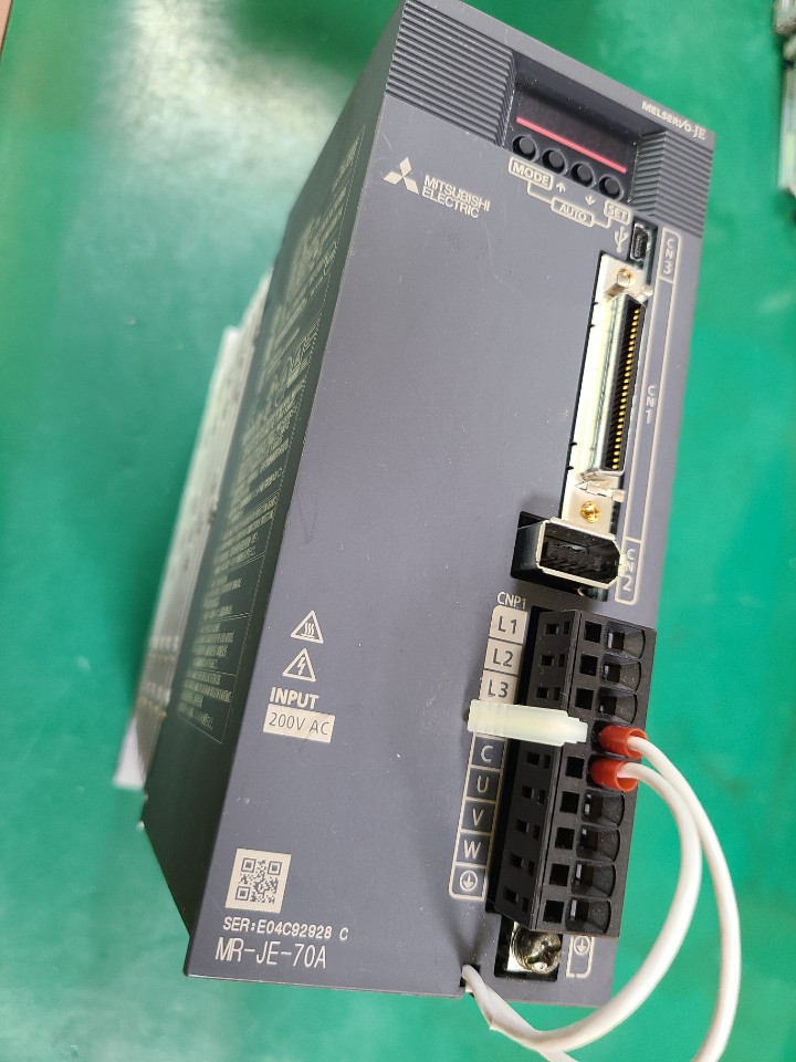 MITSUBISHI SERVO DRIVE MR-JE-70A (중고) 미쓰비씨 서보 드라이브