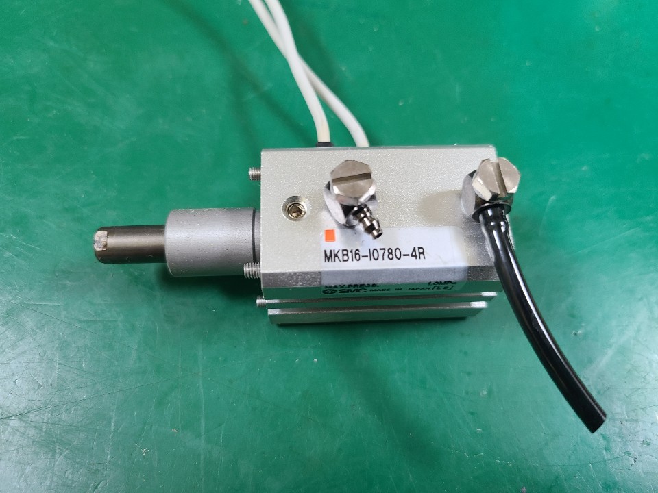 SMC DOWN CLAMP CYLINDER MKB16-I0780-4R (중고) 다운 클램프 실린더
