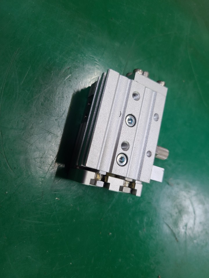SMC SLIDE TABLE CYLINDER MXQ8-10 (중고) 슬라이드 테이블 실린더