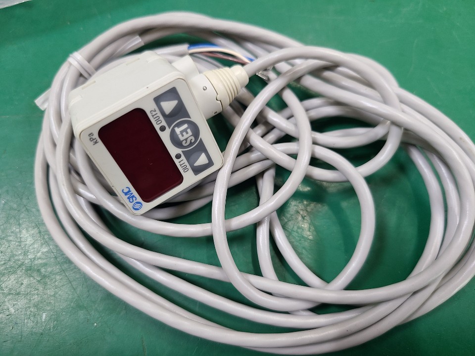 (A급-미사용품) SMC PRESSURE SWITCH ZSE40-01-62L-M 압력 스위치