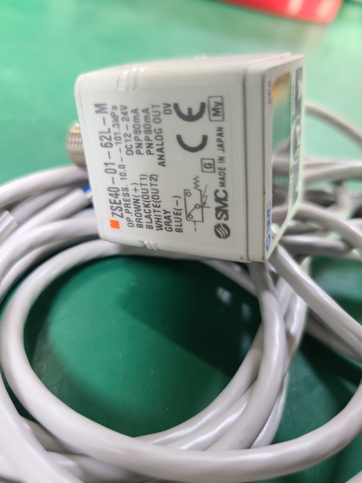 (A급-미사용품) SMC PRESSURE SWITCH ZSE40-01-62L-M 압력 스위치