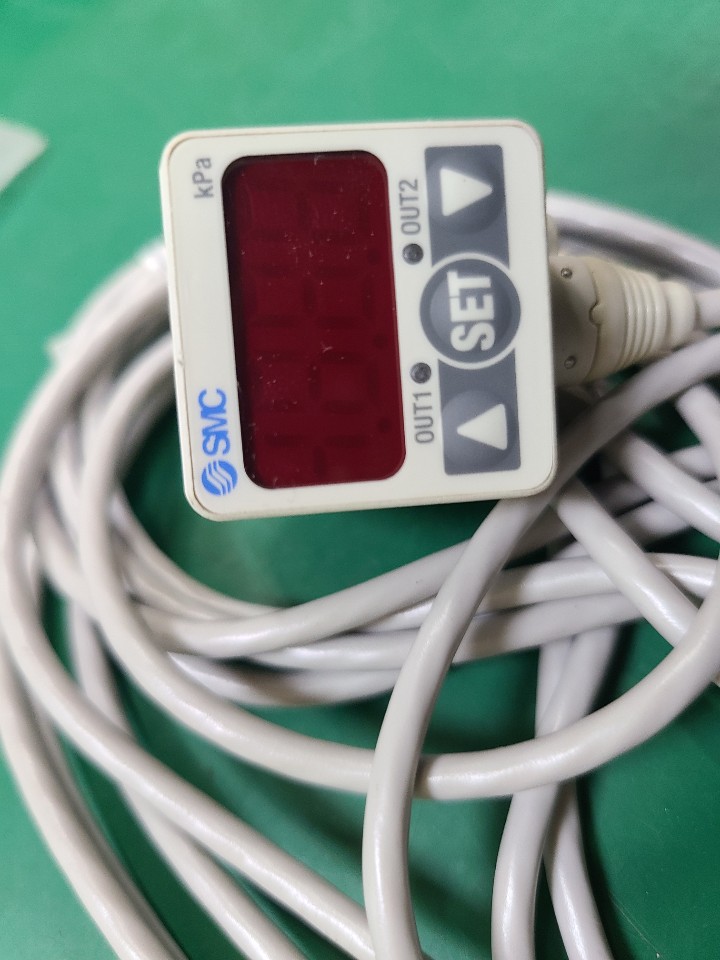(A급-미사용품) SMC PRESSURE SWITCH ZSE40-01-62L-M 압력 스위치