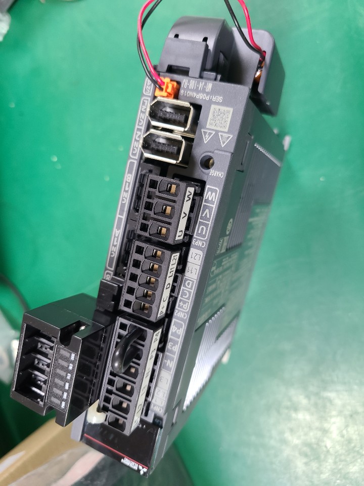 MITSUBISHI SERVO DRIVE MR-J4-10B-RJ (중고) 미쓰비씨 서보 드라이브