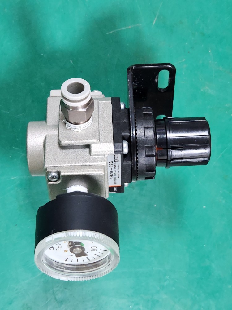 SMC REGULATOR AR20-02G 레귤레이터 (중고)