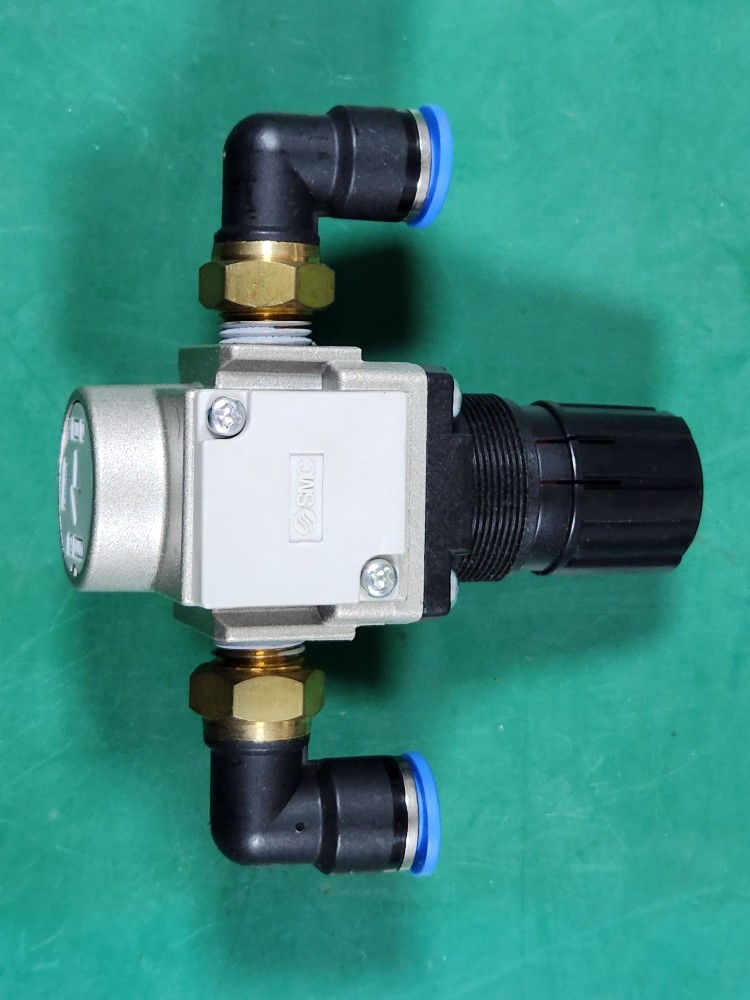 SMC REGULATOR AR20-02BE 레귤레이터 (중고)