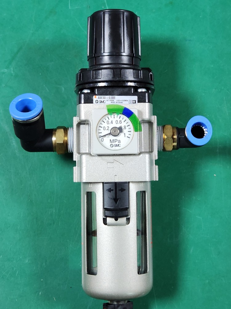 SMC REGULATOR AW30-03BE 레귤레이터 (중고)