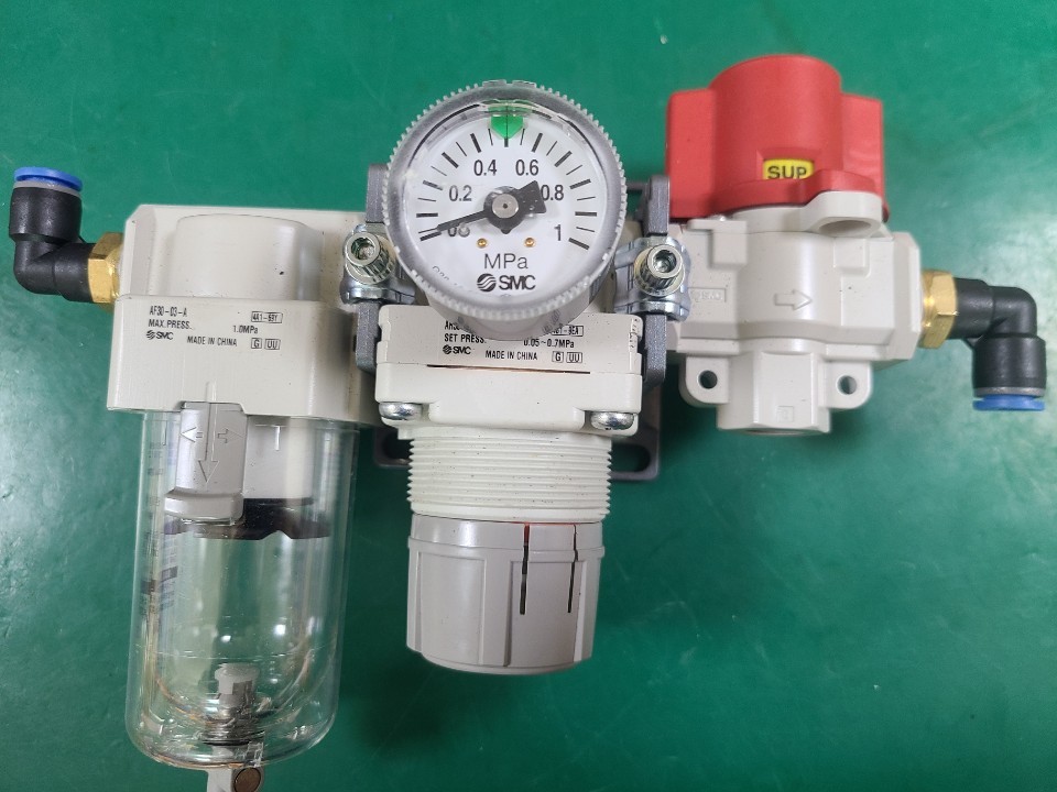 SMC REGULATOR AF30-03-A+AR30-03G-A+VHS30 (중고) 레귤레이터
