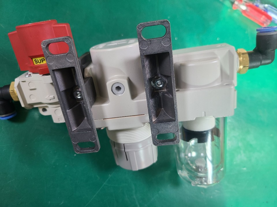SMC REGULATOR AF30-03-A+AR30-03G-A+VHS30 (중고) 레귤레이터