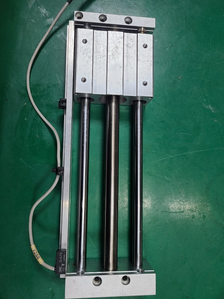SMC RODLESS CYLINDER CY1L15H-200-A73 (중고) 로드레스 실린더