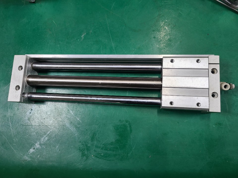 SMC RODLESS CYLINDER CDY1S20H-250B (중고) 로드레스 실린더