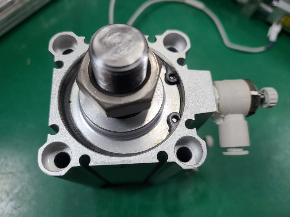(미사용품) SMC AIR CYLINDER CDQ2KB50-75DMZ  에어 실린더