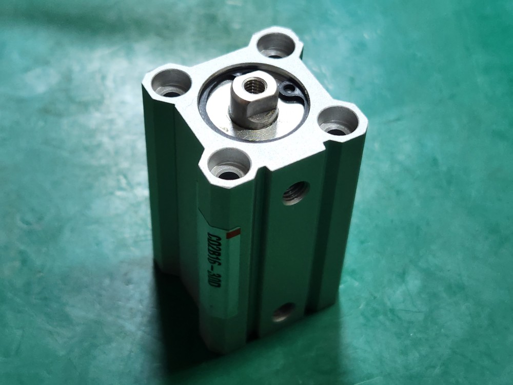 (미사용품) SMC CYLINDER CQ2B16-30D 박형실린더