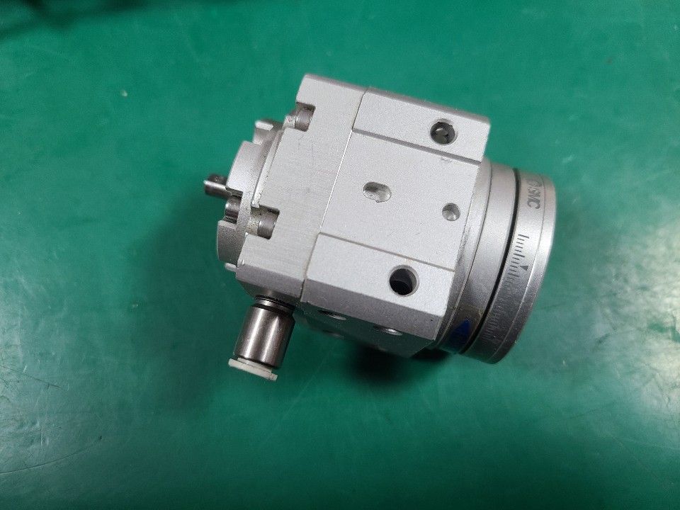 SMC ROTRY CYLINDER MDSUA3-180S (중고) 로타리 실린더