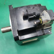 YASKAWA SERVO MOTOR SGMPS-04ACA21 야스카와 서보 모터 (중고)